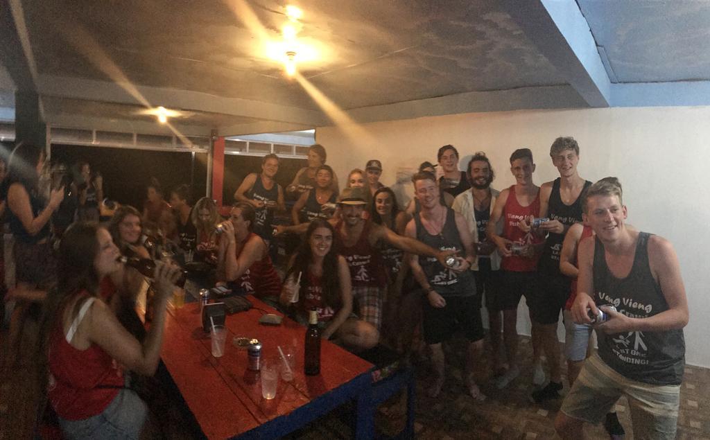 Real Vang Vieng Backpacker Hostel 외부 사진