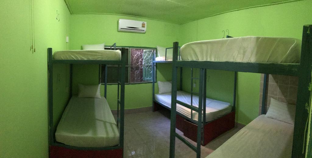 Real Vang Vieng Backpacker Hostel 외부 사진