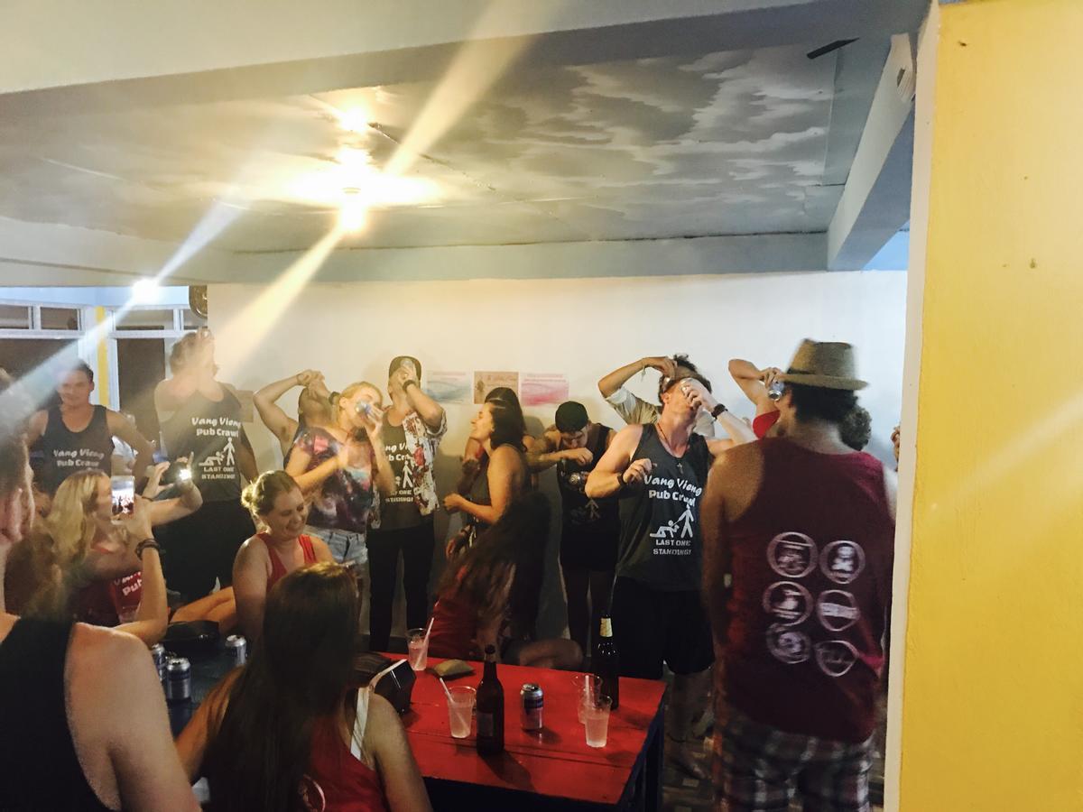 Real Vang Vieng Backpacker Hostel 외부 사진
