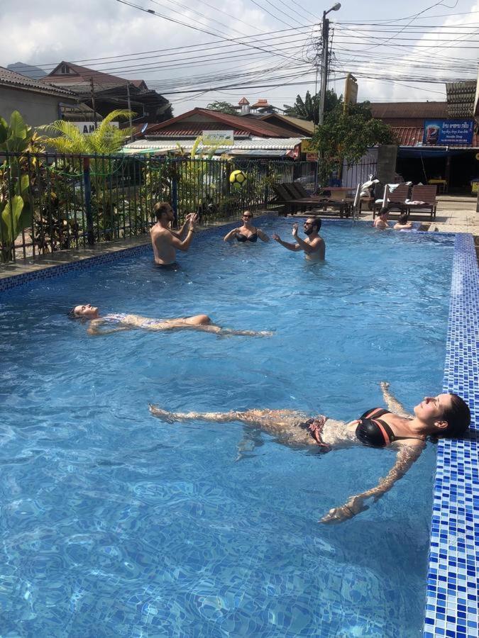 Real Vang Vieng Backpacker Hostel 외부 사진