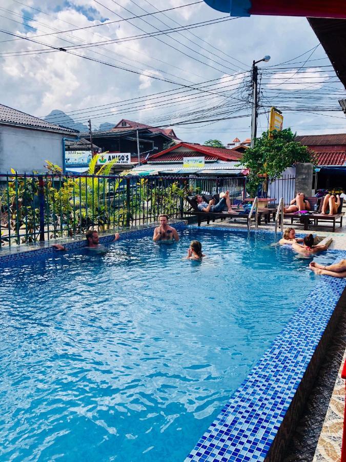 Real Vang Vieng Backpacker Hostel 외부 사진