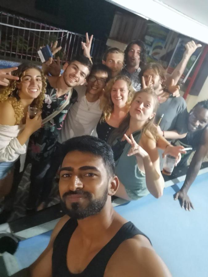 Real Vang Vieng Backpacker Hostel 외부 사진